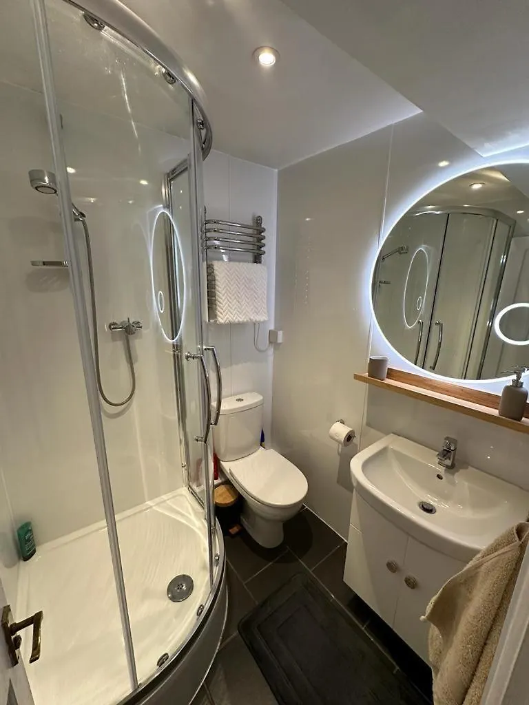 Town Centre Apartment With Hot Tub Cheltenham United Kingdom