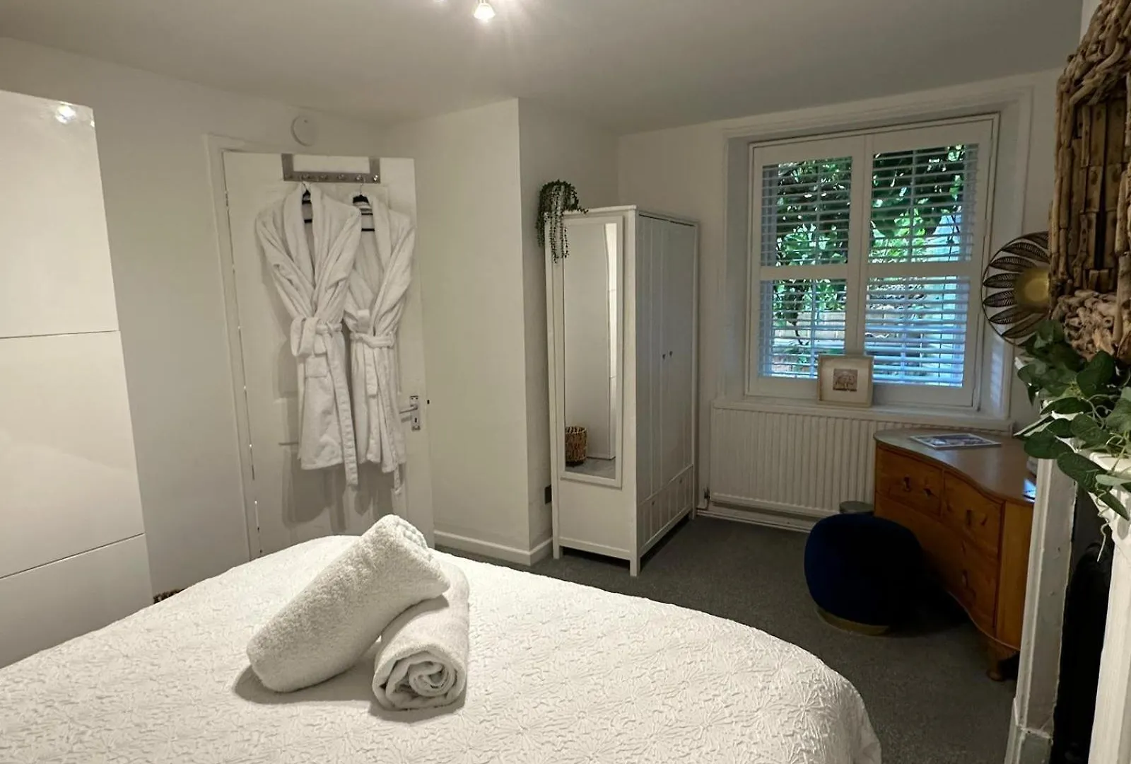 Town Centre Apartment With Hot Tub Cheltenham