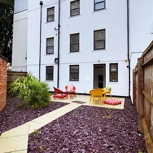 rodney-house-by-mgroupsa.cardiffhotelswales.com/