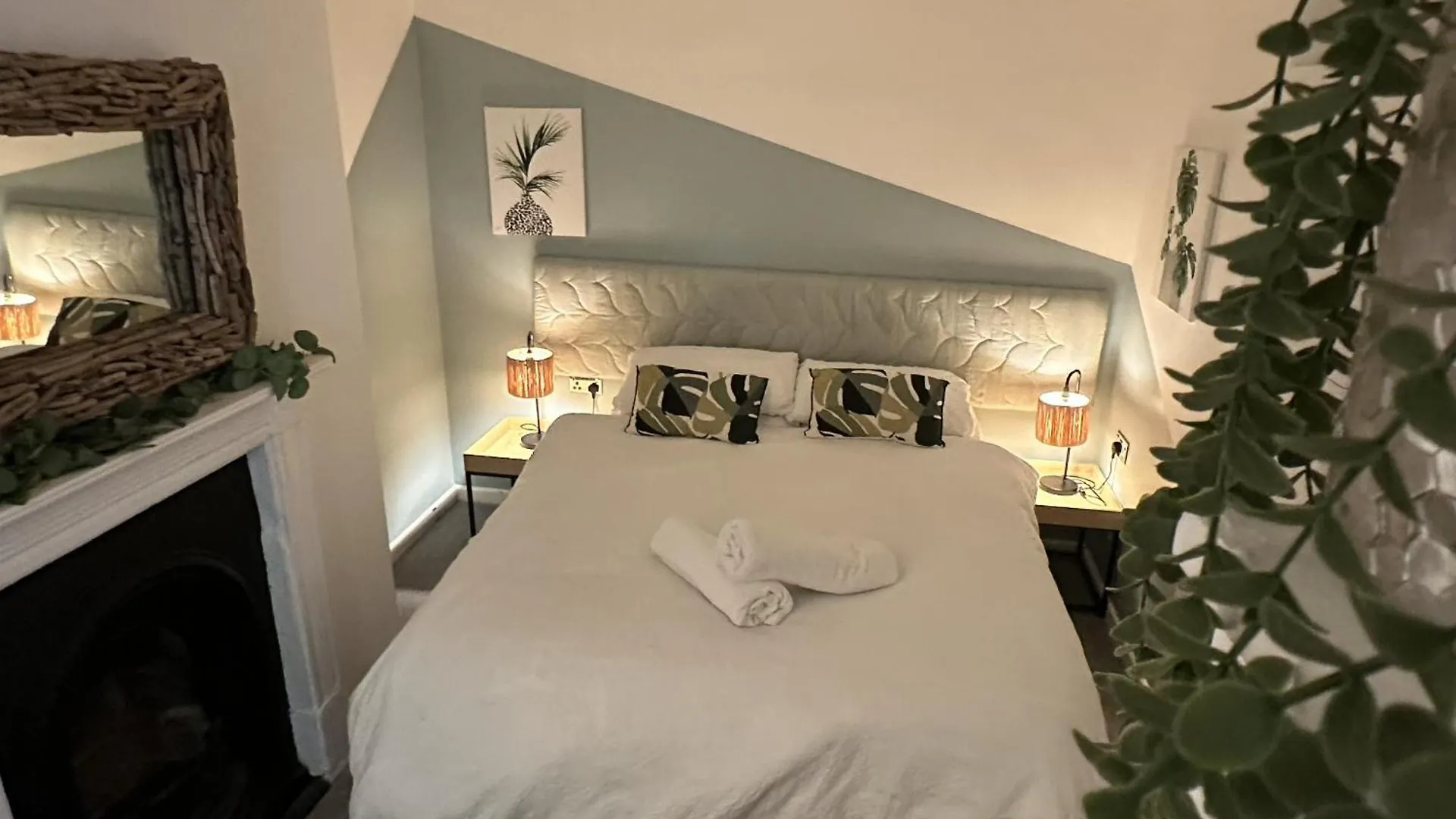 Town Centre Apartment With Hot Tub Cheltenham